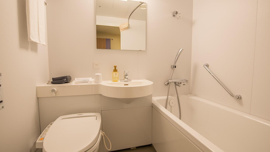 Bathroom 9