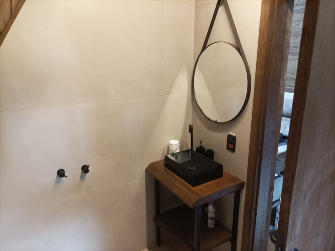 Bathroom 4, CHALÉS SUIÇOS - Românticos na Natureza para Adultos, Itapecerica da Serra