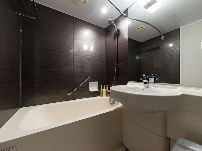 Bathroom 8