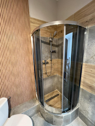 Bathroom 12