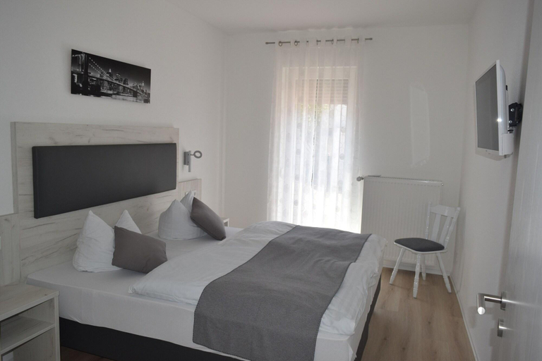 Bedroom 3, Hotel Holländischer Hof, Gießen
