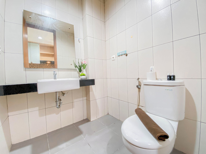 Bathroom 3, The Best 1Br At Dago Suites Apartment, Bandung