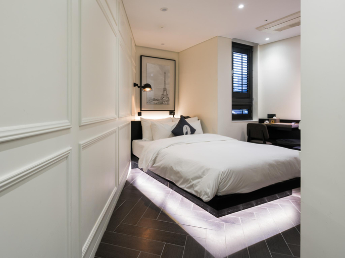 Bedroom 12