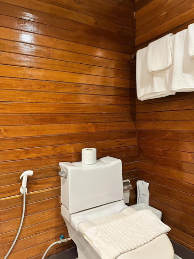 Bathroom 3, Riverhouse Resort, Mae Sariang