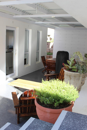 Others 3, Nivenia Beach House, Overberg