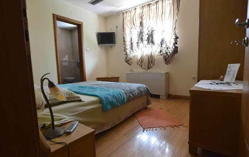 Others 4, Motel Kneginja, Čačak