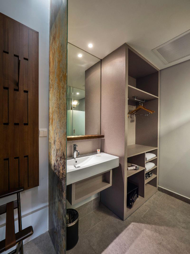 Bathroom 29