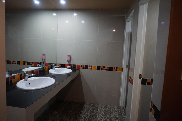 Bathroom 4, Bangkok Travel Suites Hotel, Muang Nonthaburi
