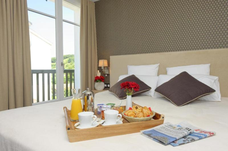 Bedroom 2, Logis Hotel de la Nivelle, Pyrénées-Atlantiques