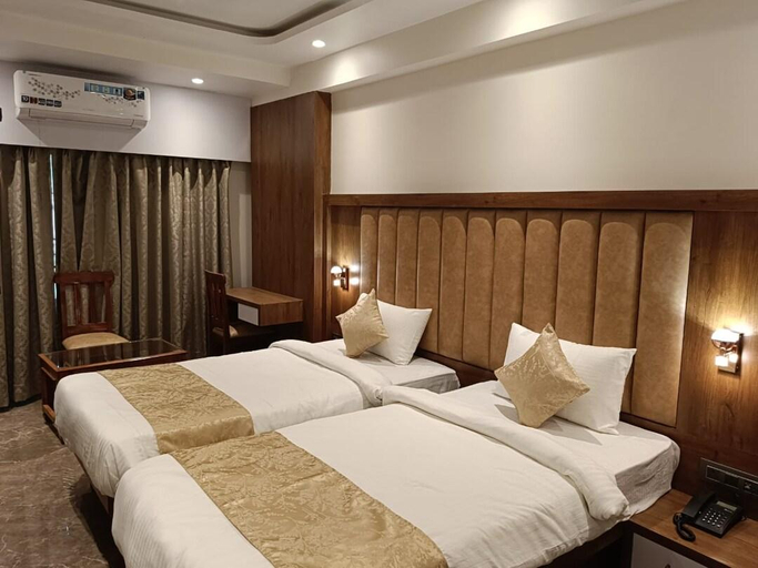 Bedroom 2, Hotel Flysky Rooms & Banquets, Thane
