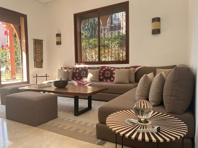 Shared lounge/TV area, Golf Amelkis, piscine parking privee - ARK Realty, Marrakech