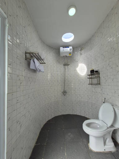 Bathroom 4, Mahkota Sangkuriang Bandung, Bandung