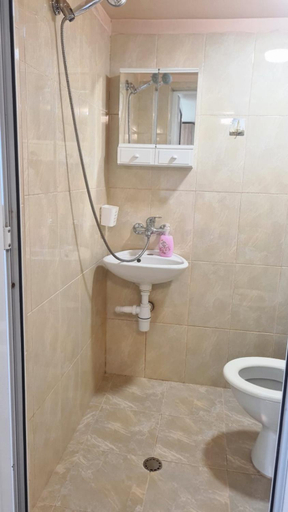 Shower, Green Room, Varna