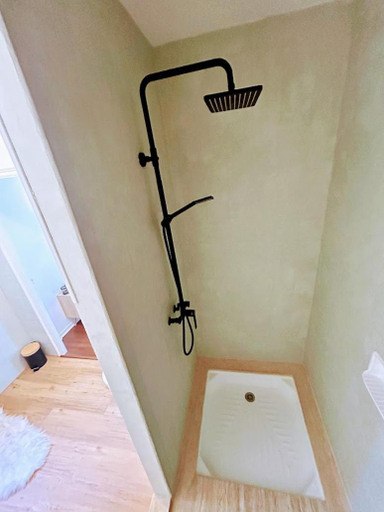 Bathroom, Cottage de Flesselles, Somme
