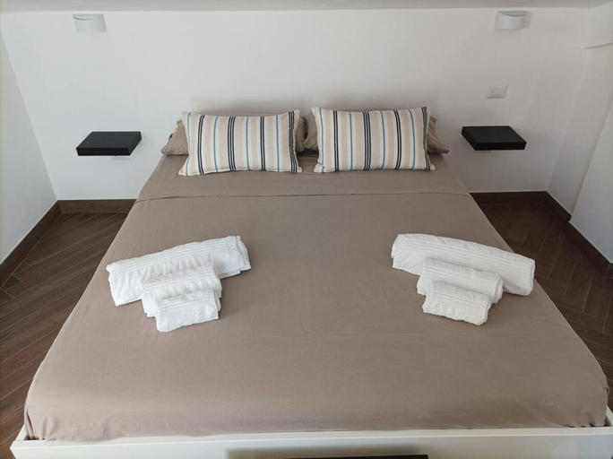 Others 3, Villa al mare, Trapani