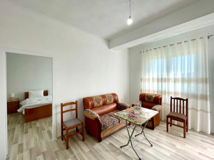 Others 4, Holiday Apartment, Pogradecit