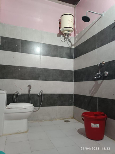 Bathroom 4, Hotel Holy Spirit, Rudraprayag