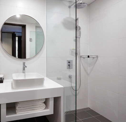 Bathroom 10