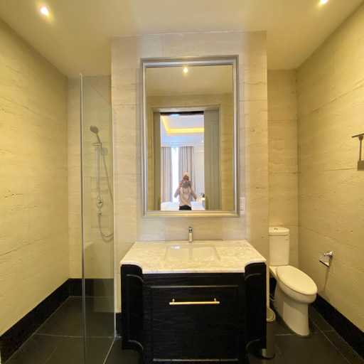 Bathroom 15