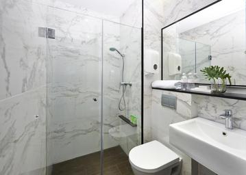 Bathroom 11
