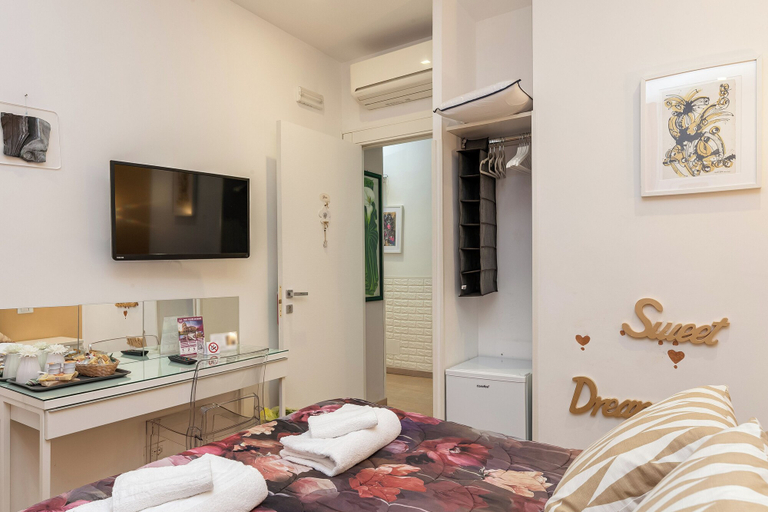Bedroom 3, Sweet Stay Home, Rome