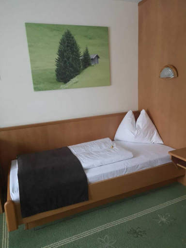 Bedroom, B&B das Alpinhotel Maistatt, Liezen