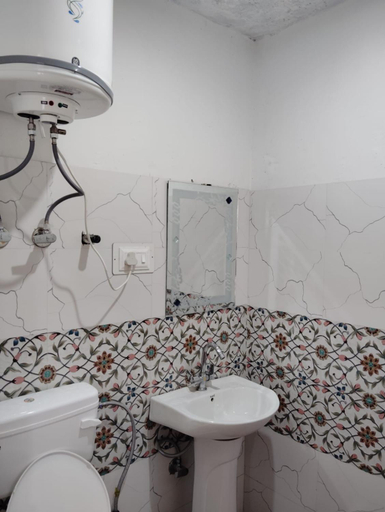Bathroom 5, Moonlight Homestay, Srinagar