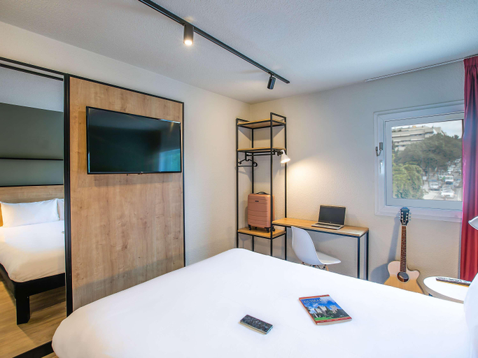 Bedroom 26
