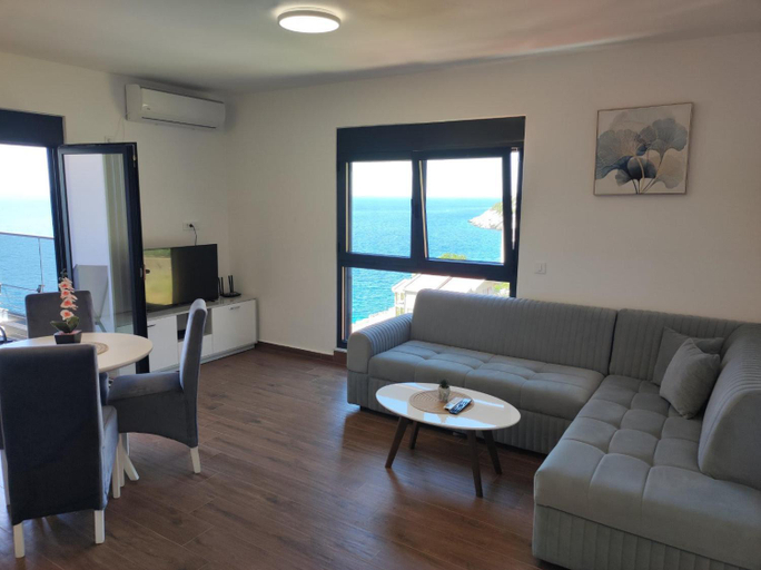 4, SD LUX APARTMENTS