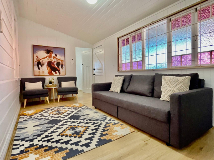 Bedroom 1, CBD/South Bank-5BR House  3.5Baths Aircon 3Carpark, Brisbane