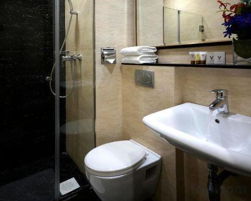 Bathroom 4