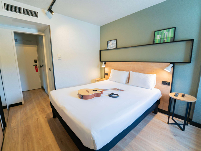 Bedroom 27