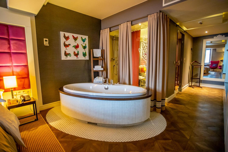 Bathroom, Bristol Tradition & Luxury Hotel, Rzeszów City