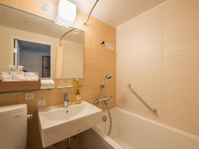 Bathroom 13