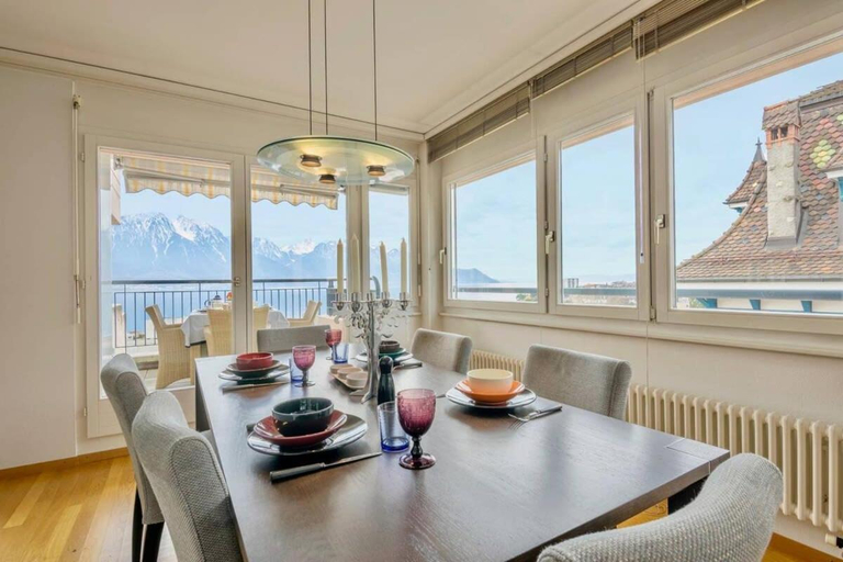 Food and beverages, Alpine Stunning Apartment in Montreux by GuestLee, Pays-d'Enhaut