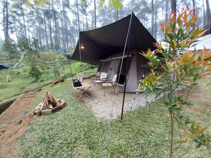 Others 4, corak alam glamping, Bandung