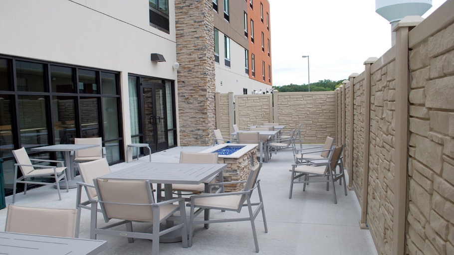 Public Area 3, Holiday Inn Express & Suites WHITE HALL, Jefferson