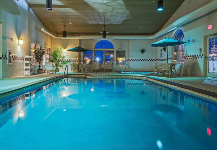 Sport & Beauty 3, Holiday Inn Express and Suites Zion, Lake