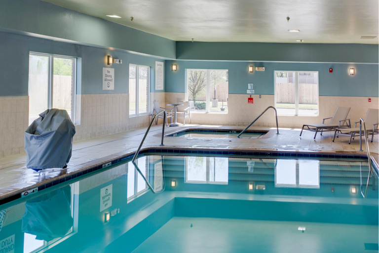 Sport & Beauty 3, Quality Inn & Suites Bethany - Oklahoma City West, Oklahoma