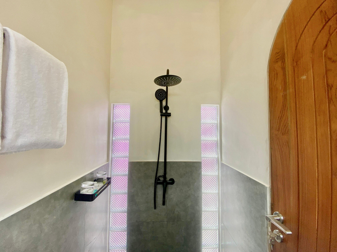 Bathroom 4