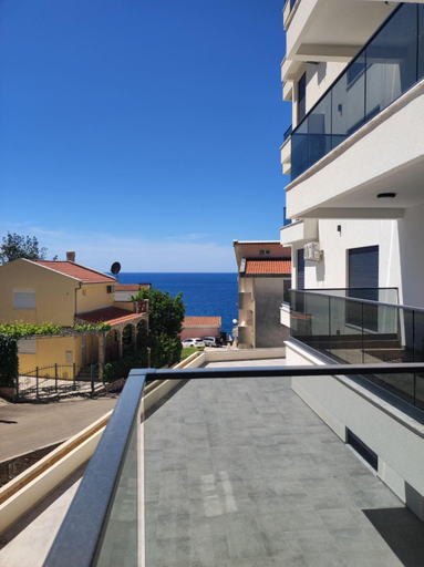 5, SD LUX APARTMENTS