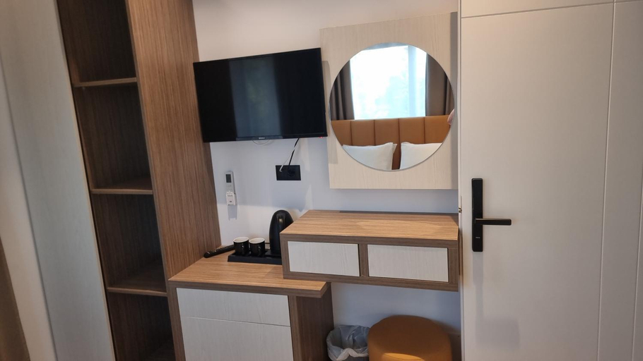 Others 4, Zacaj Hotel, Sarandës