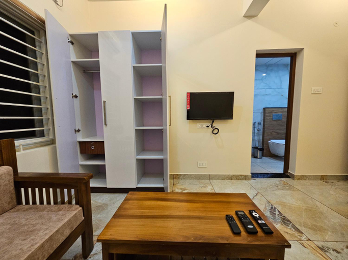 Others 2, Olive Residence, Near Lakeshore Hospital, Ernakulam