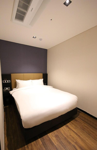 Bedroom 2, SeaCruise Hotel, Sokcho