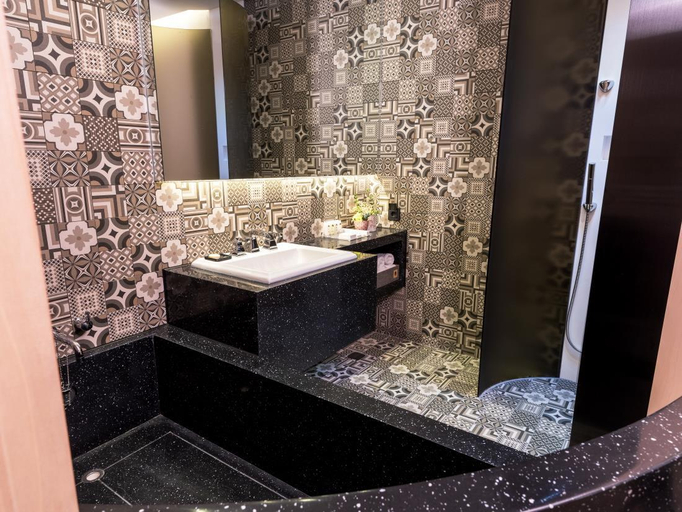 Bathroom 6