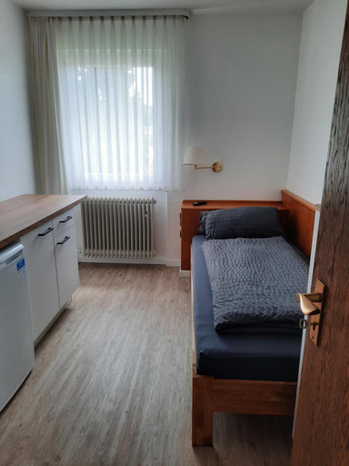 Bedroom 2, Monteurwohnungen, Monteurzimmer Elena Jesse Bad Konig, Michelstadt, Odenwaldkreis
