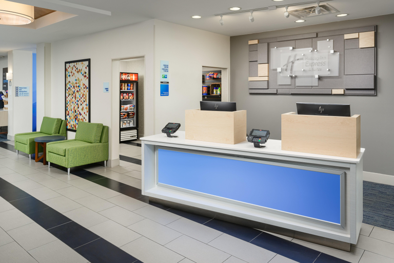 Public Area 3, Holiday Inn Express & Suites TULLAHOMA by IHG, Coffee