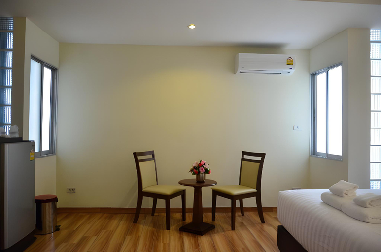 Dining Room 19