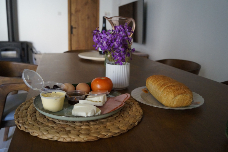 Food & Drinks 5, Eftychia's House