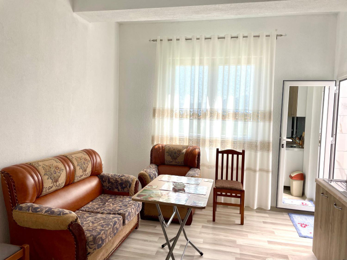 Others 5, Holiday Apartment, Pogradecit